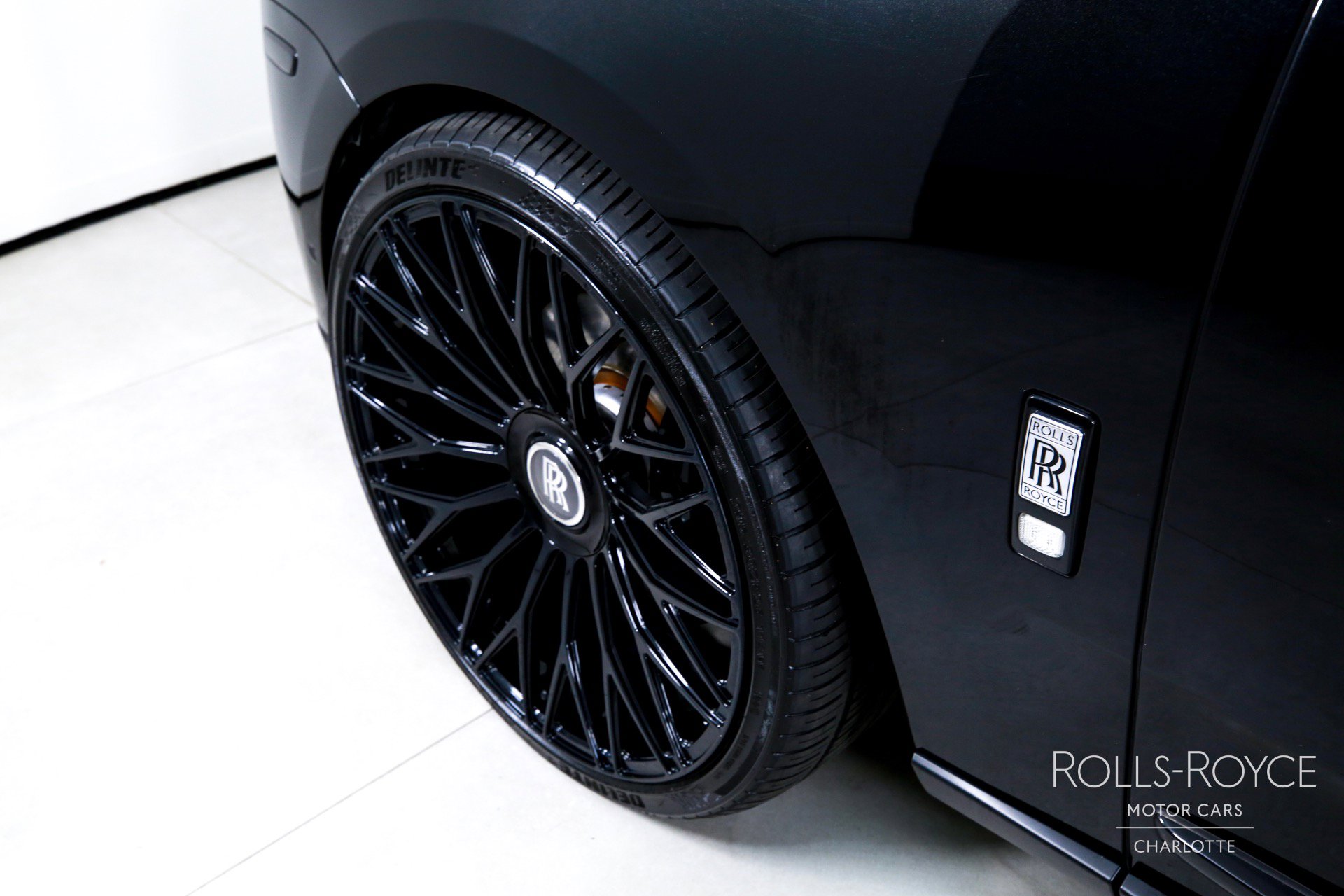 Certified 2022 Rolls-Royce Cullinan w/ Dark Exterior Package image 41