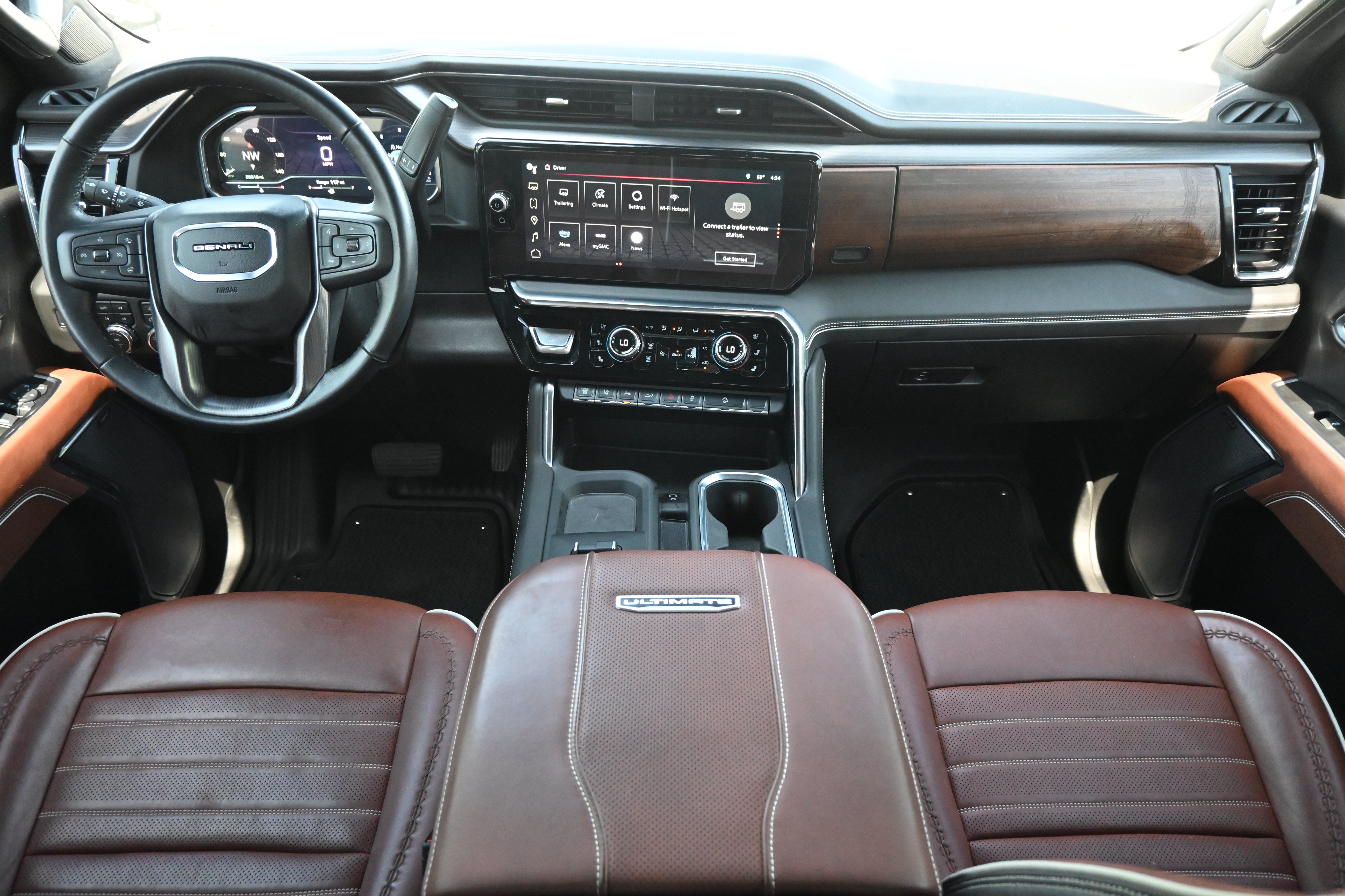 Used 2025 GMC Sierra 2500 Denali Ultimate w/ Max Trailering Package AWD/4WD image 6
