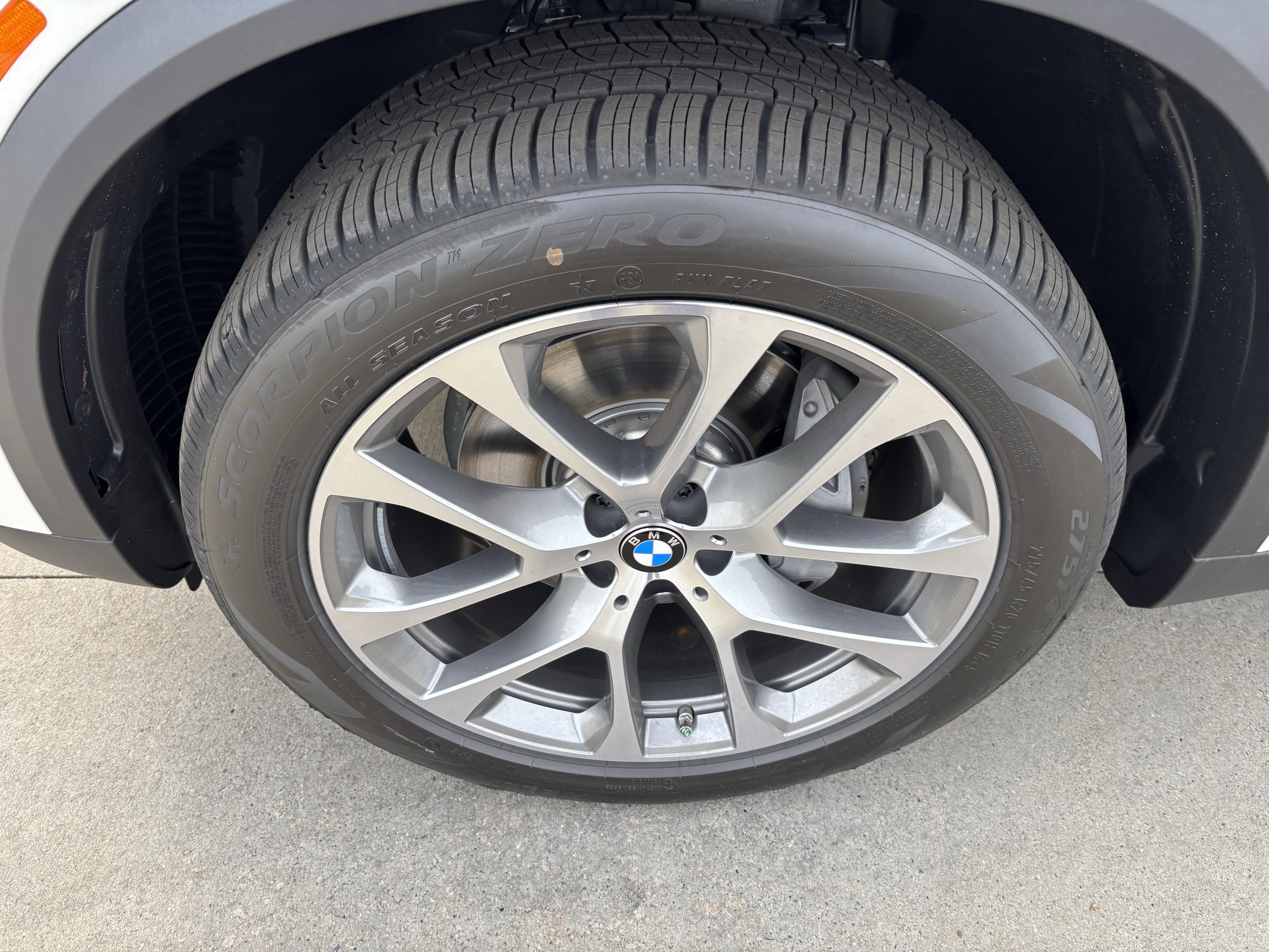 Used 2026 BMW X5 sDrive40i w/ Premium Package RWD image 13