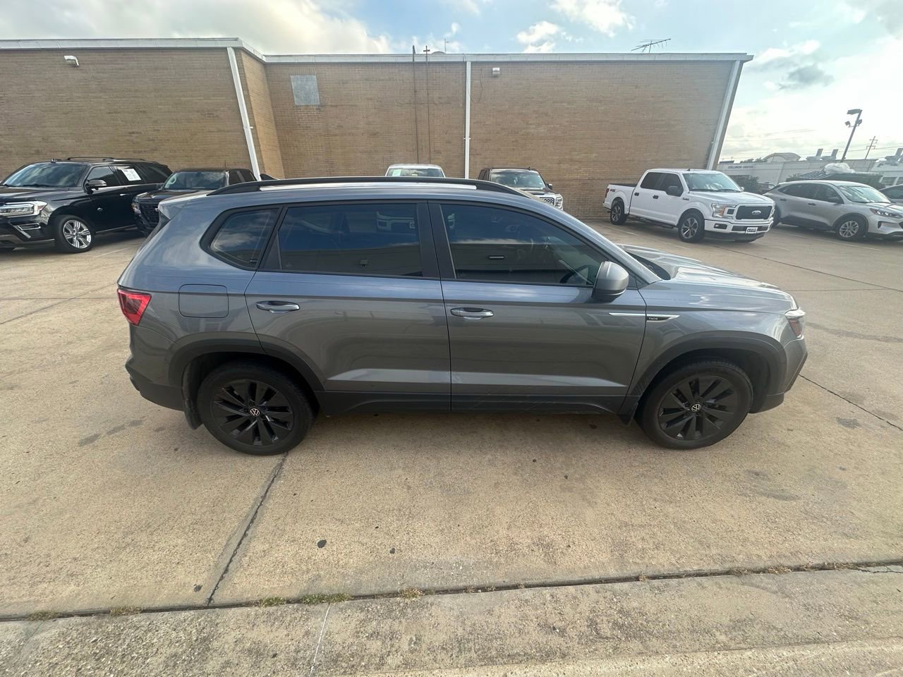 Used 2024 Volkswagen Taos S image 9