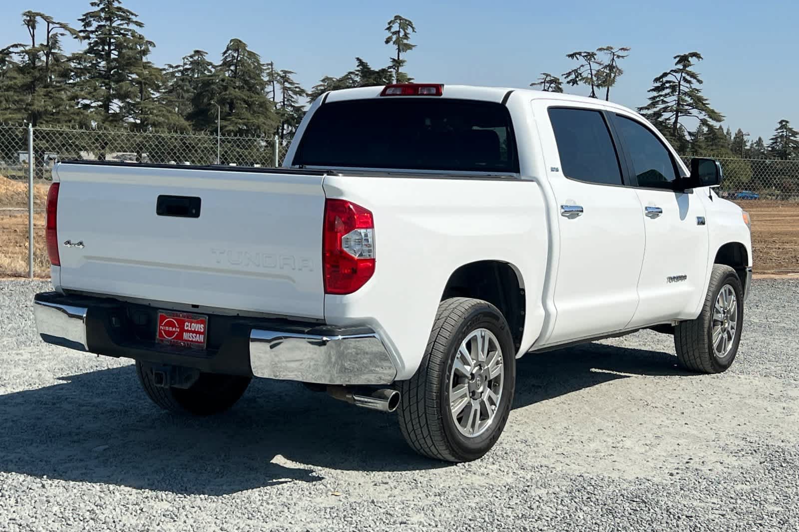 Used 2016 Toyota Tundra SR5 w/ SR5 Upgrade Package AWD/4WD image 3