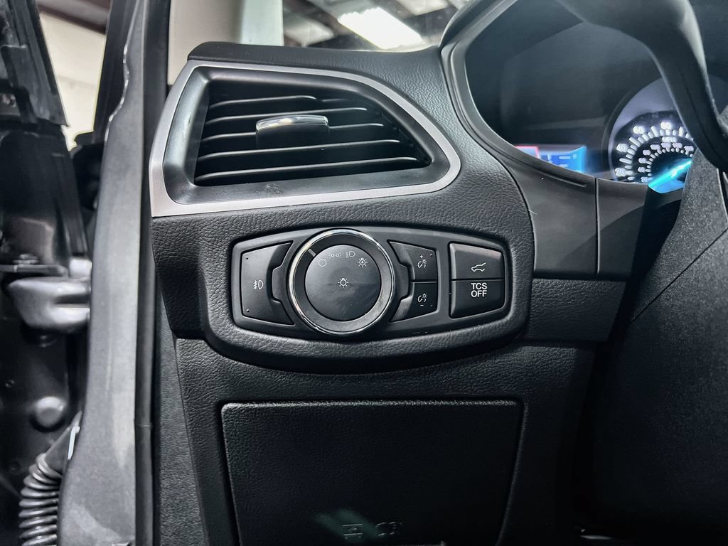 Used 2024 Ford Edge SEL w/ Convenience Package AWD/4WD image 16