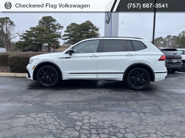 Used 2022 Volkswagen Tiguan SE R-Line image 4