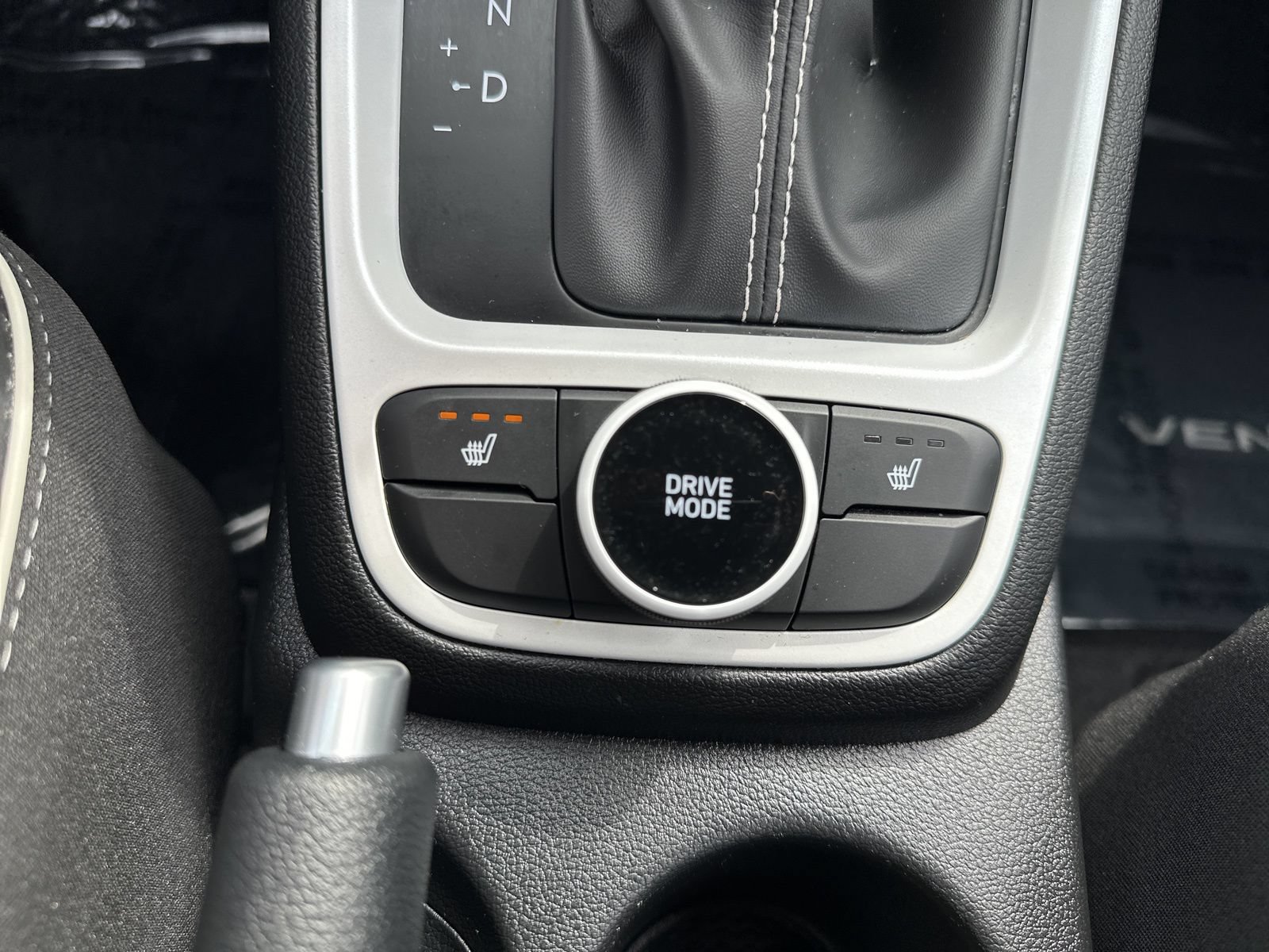 Used 2023 Hyundai Venue Limited FWD image 50