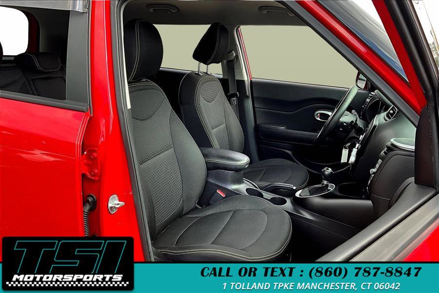 Used 2015 Kia Soul + image 7