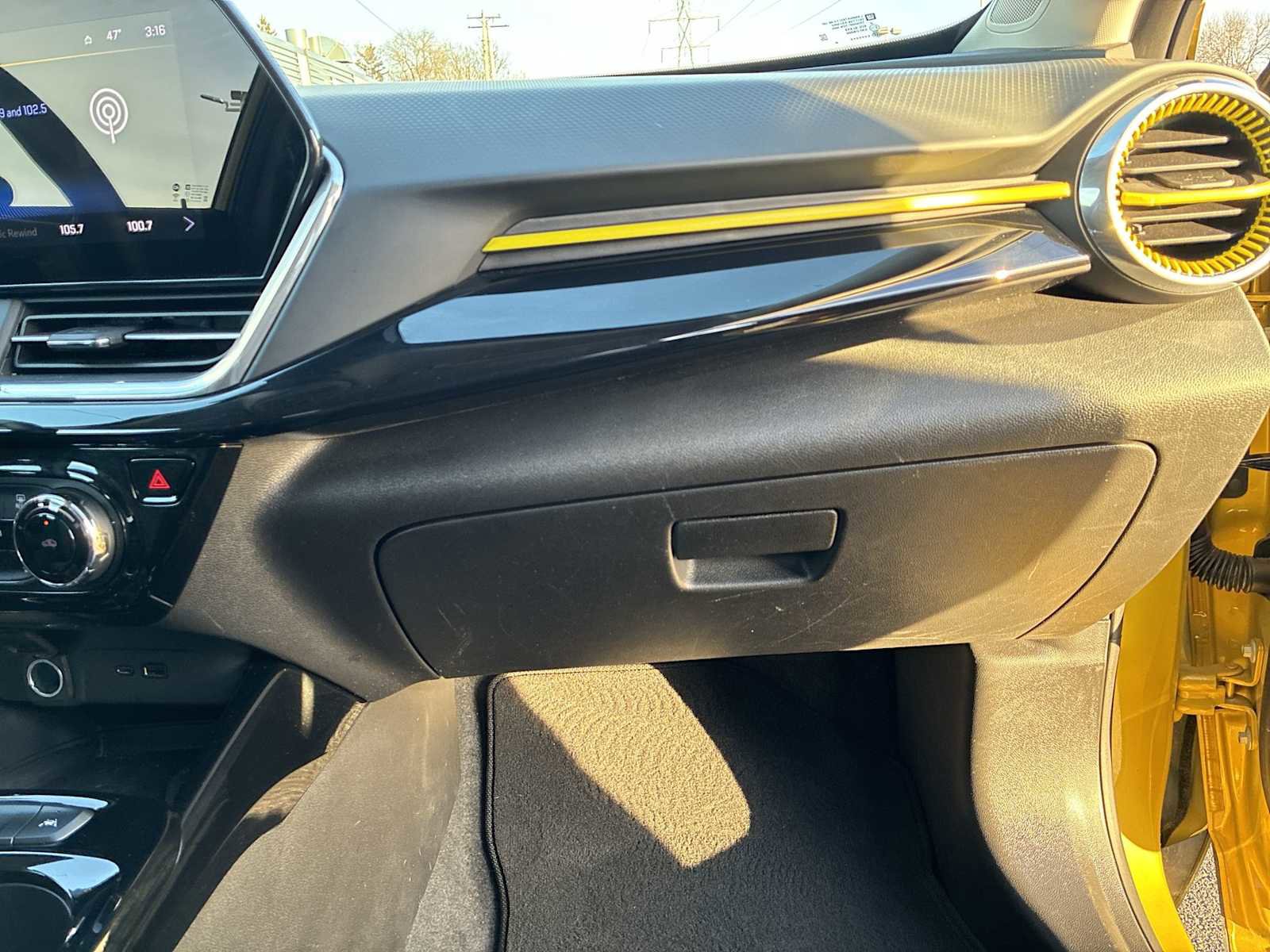 Used 2024 Chevrolet Trax ACTIV w/ Sunroof Package image 29