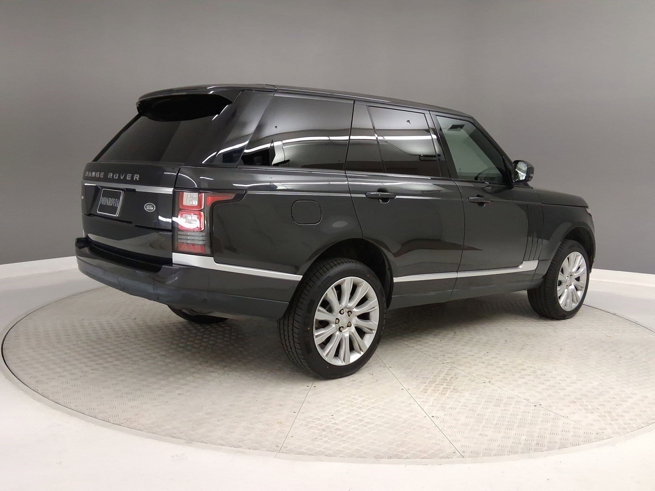 Used 2015 Land Rover Range Rover Supercharged image 6