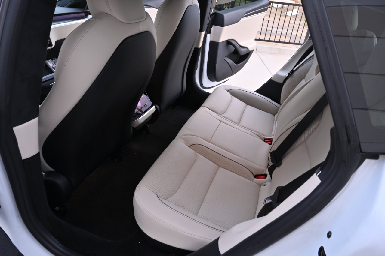 Used 2022 Tesla Model S Plaid image 16