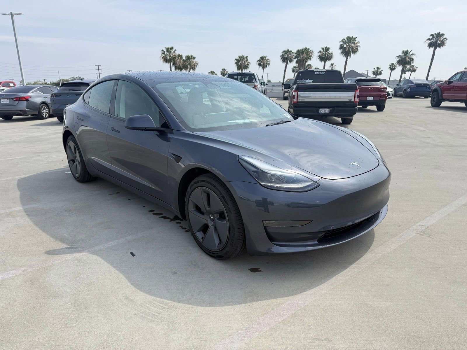 Used 2023 Tesla Model 3 Standard Range image 4