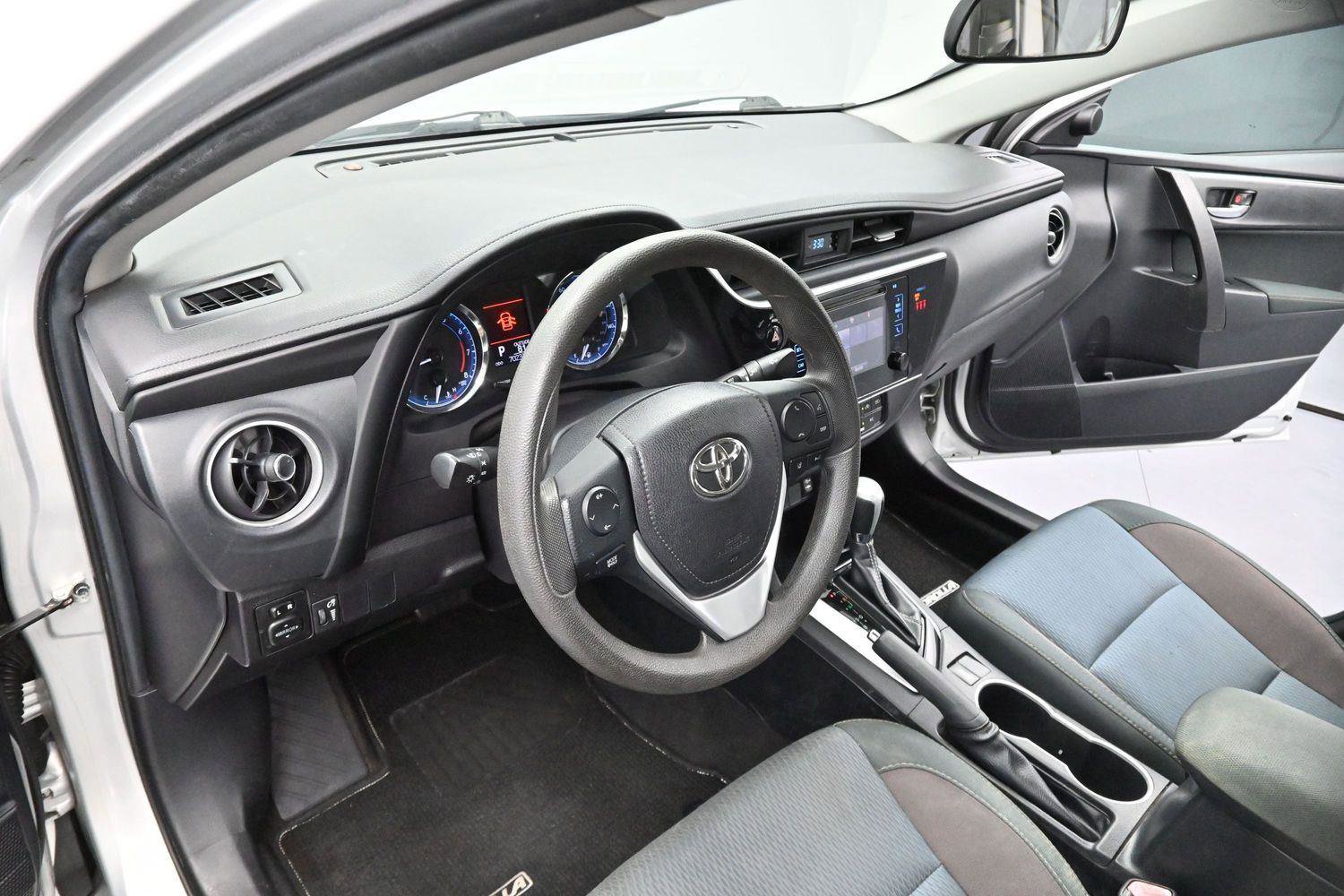 Used 2019 Toyota Corolla LE FWD image 12