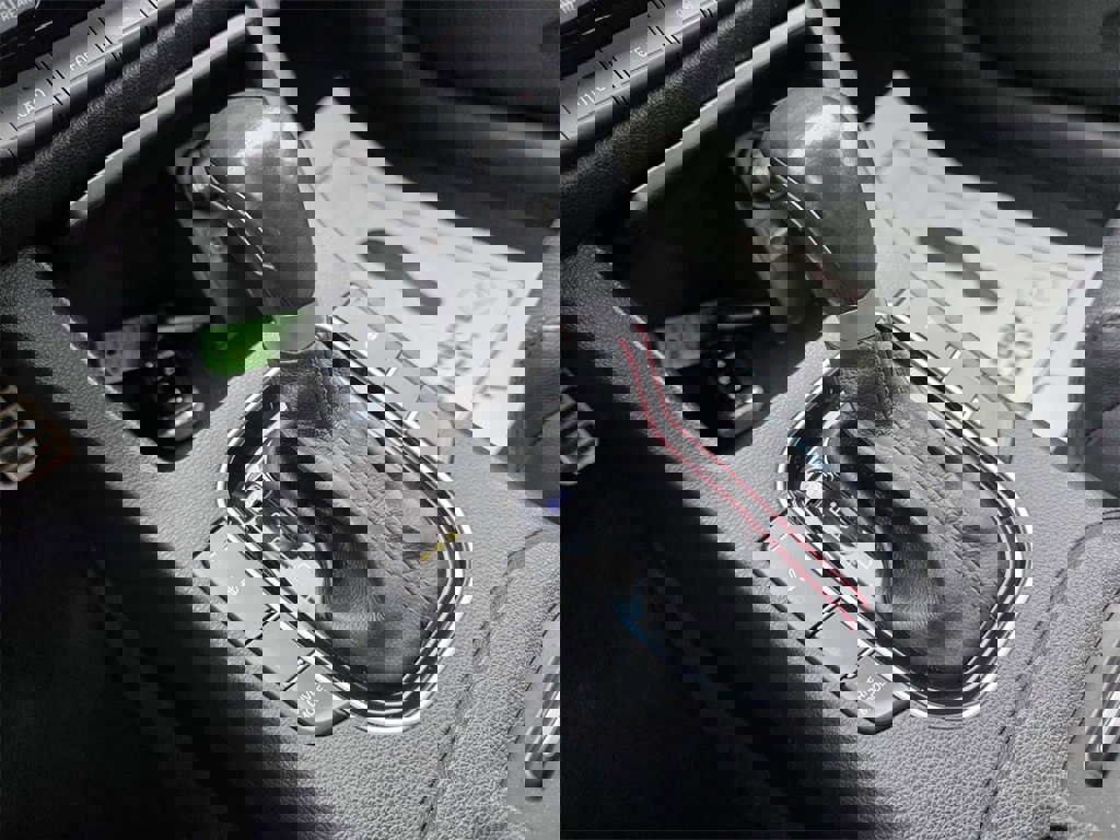 Used 2018 Hyundai Elantra GT Sport image 11