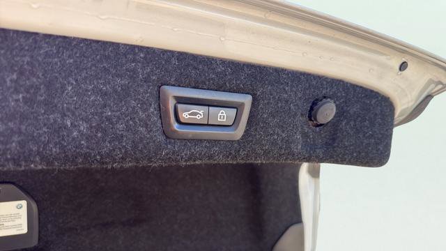 Used 2020 BMW 540i w/ M Sport Package RWD image 10