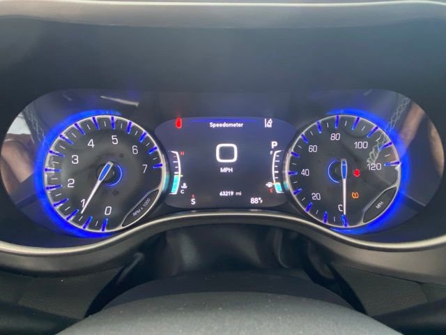 Used 2023 Chrysler Pacifica Touring-L image 22