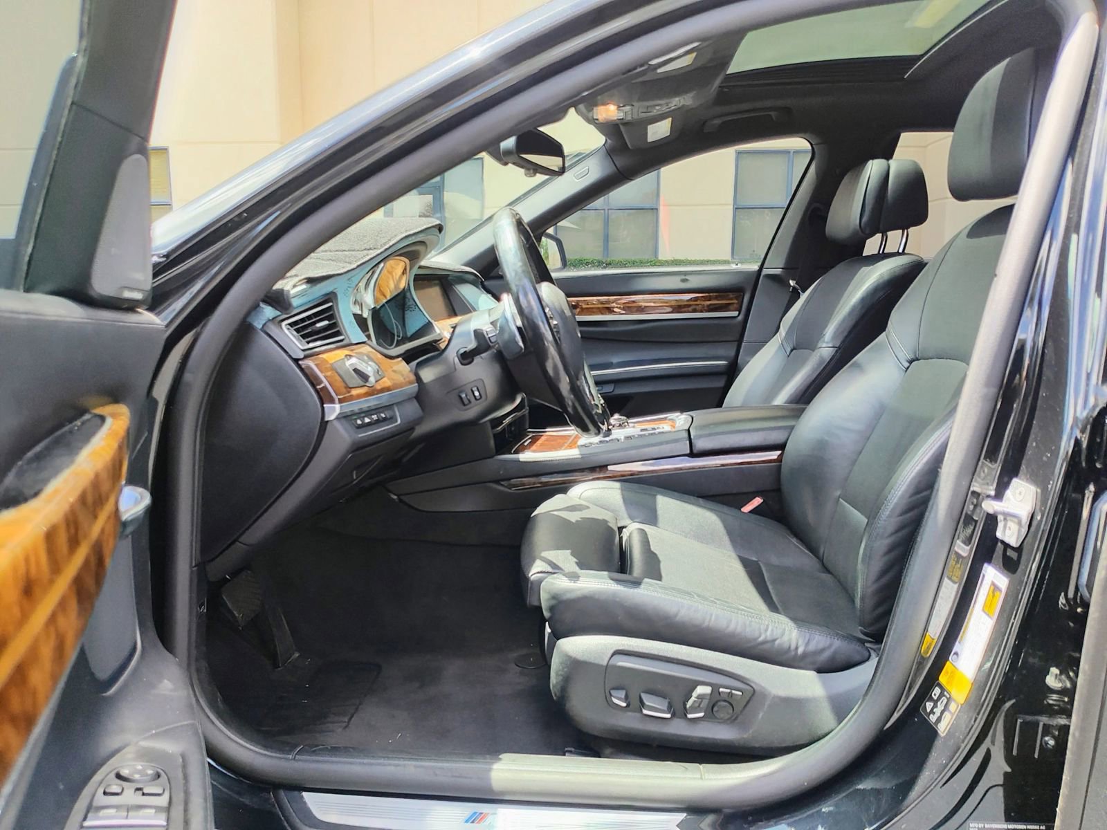 Used 2015 BMW 750Li xDrive AWD/4WD image 9