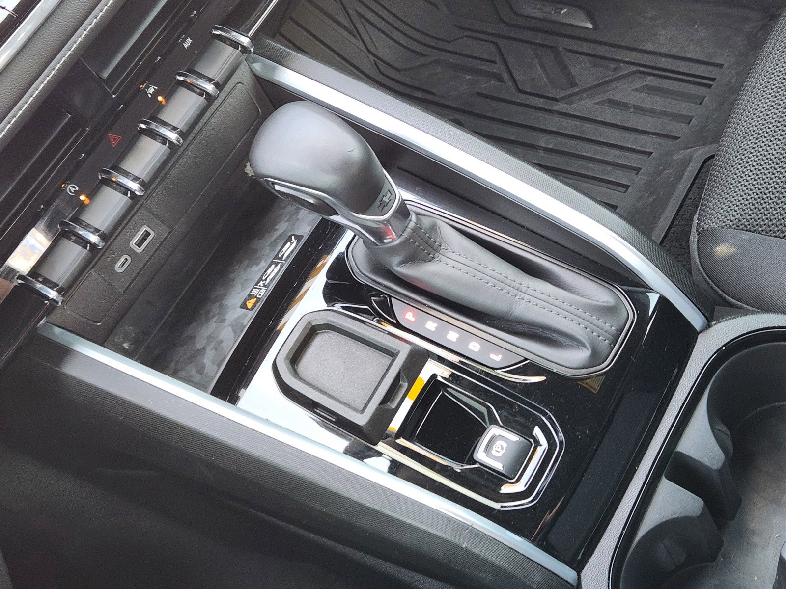 Used 2023 Chevrolet Colorado LT w/ LT Convenience Package II RWD image 16