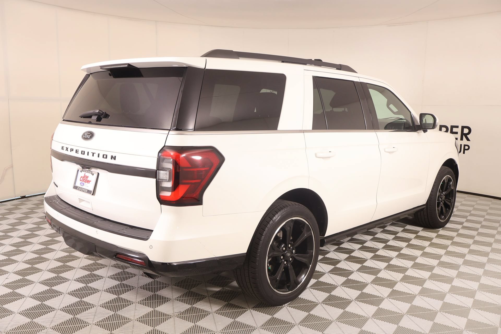 Used 2023 Ford Expedition Limited AWD/4WD image 22