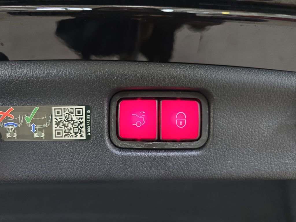 Used 2022 Mercedes-Benz C 300 Sedan image 31