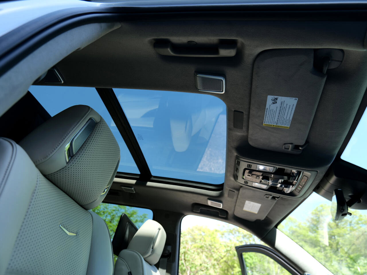 Used 2025 Cadillac Escalade Sport Platinum w/ LPO, Floor Liner Package image 39