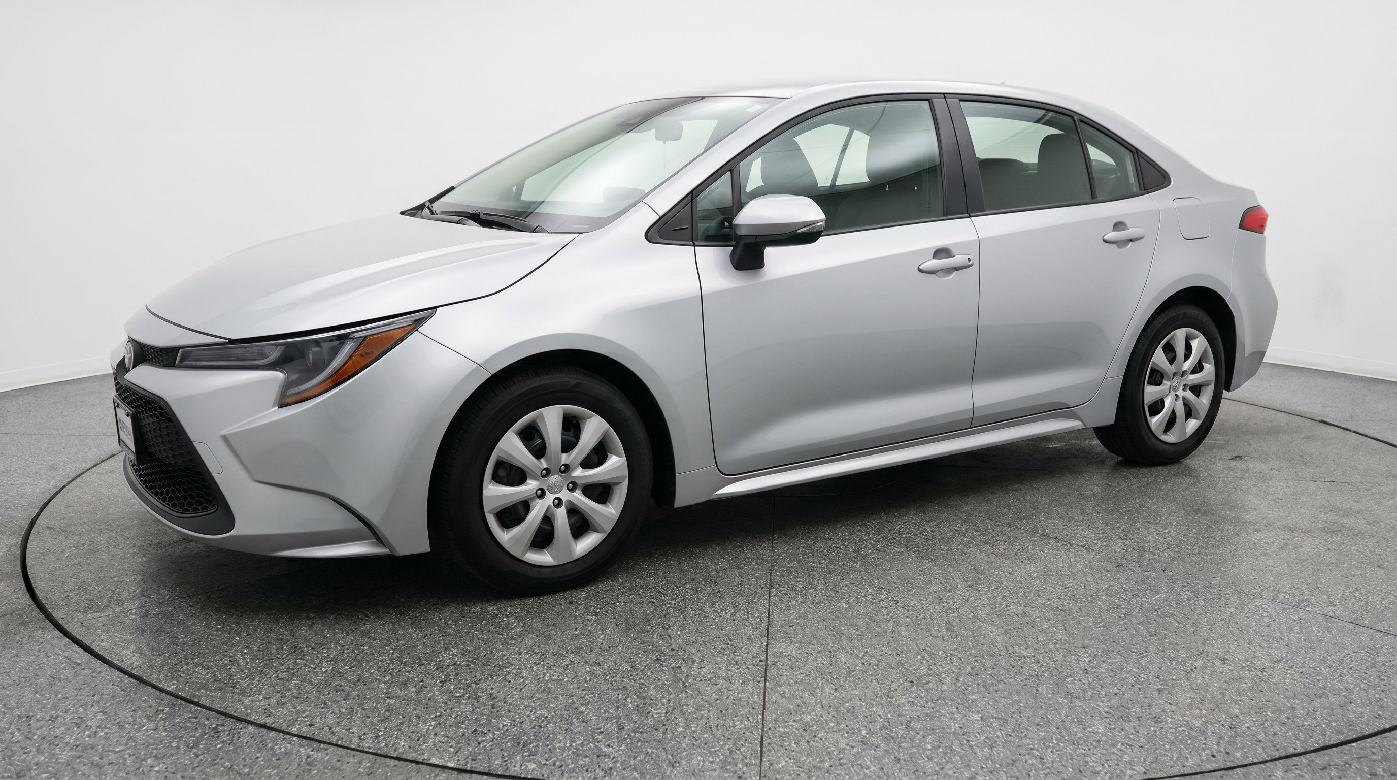 Used 2025 Toyota Corolla LE FWD image 3