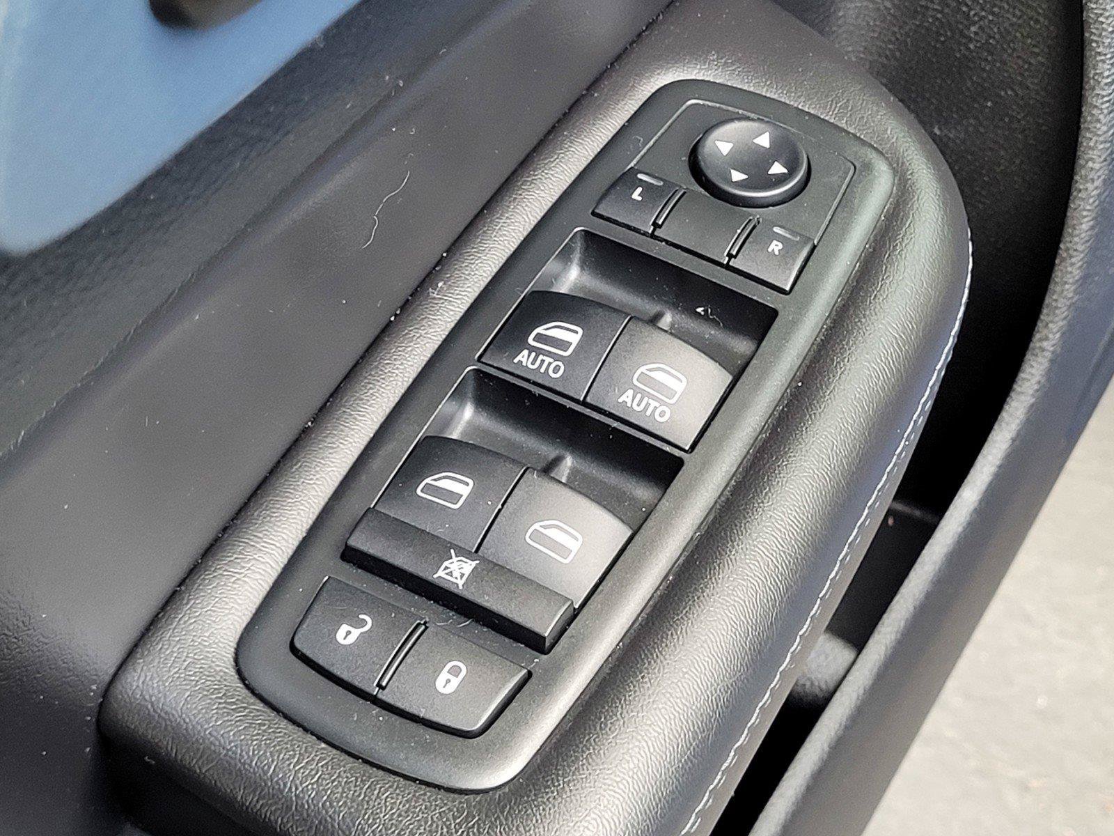Used 2015 Chrysler 200 S w/ Navigation & Sound Group I FWD image 18