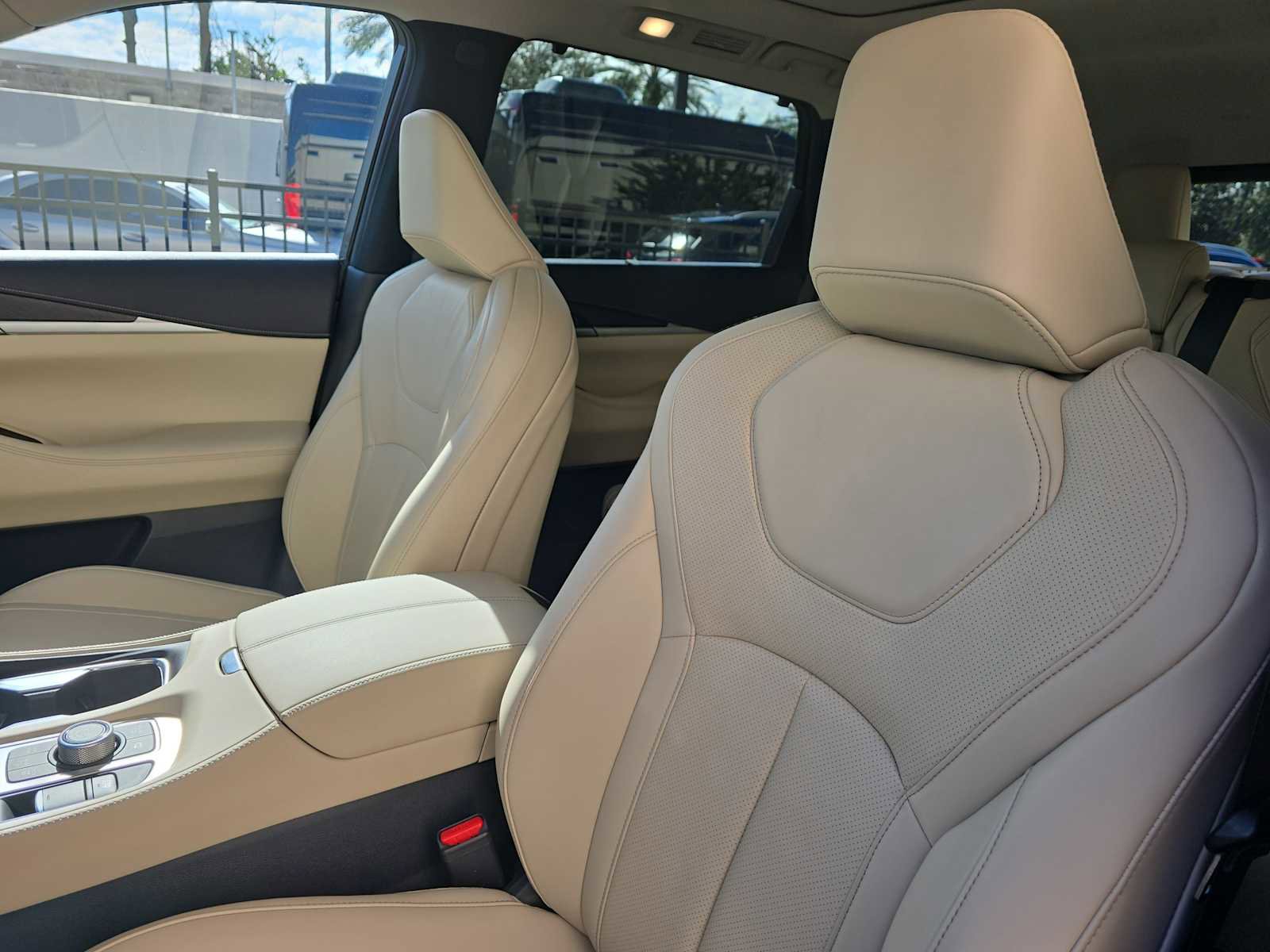 Certified 2025 INFINITI QX60 Sensory w/ Vision Package image 19