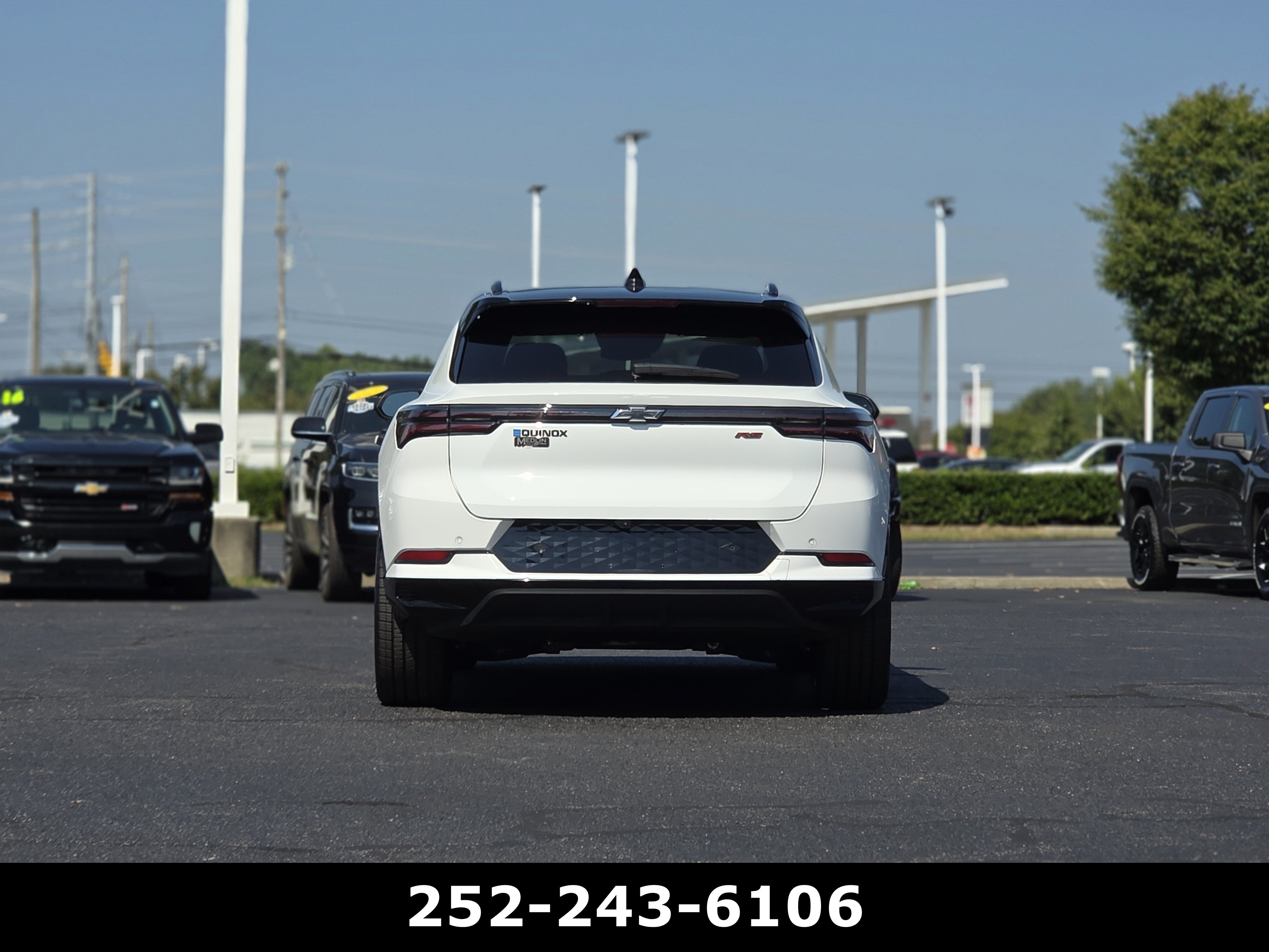 Used 2024 Chevrolet Equinox EV RS FWD image 6