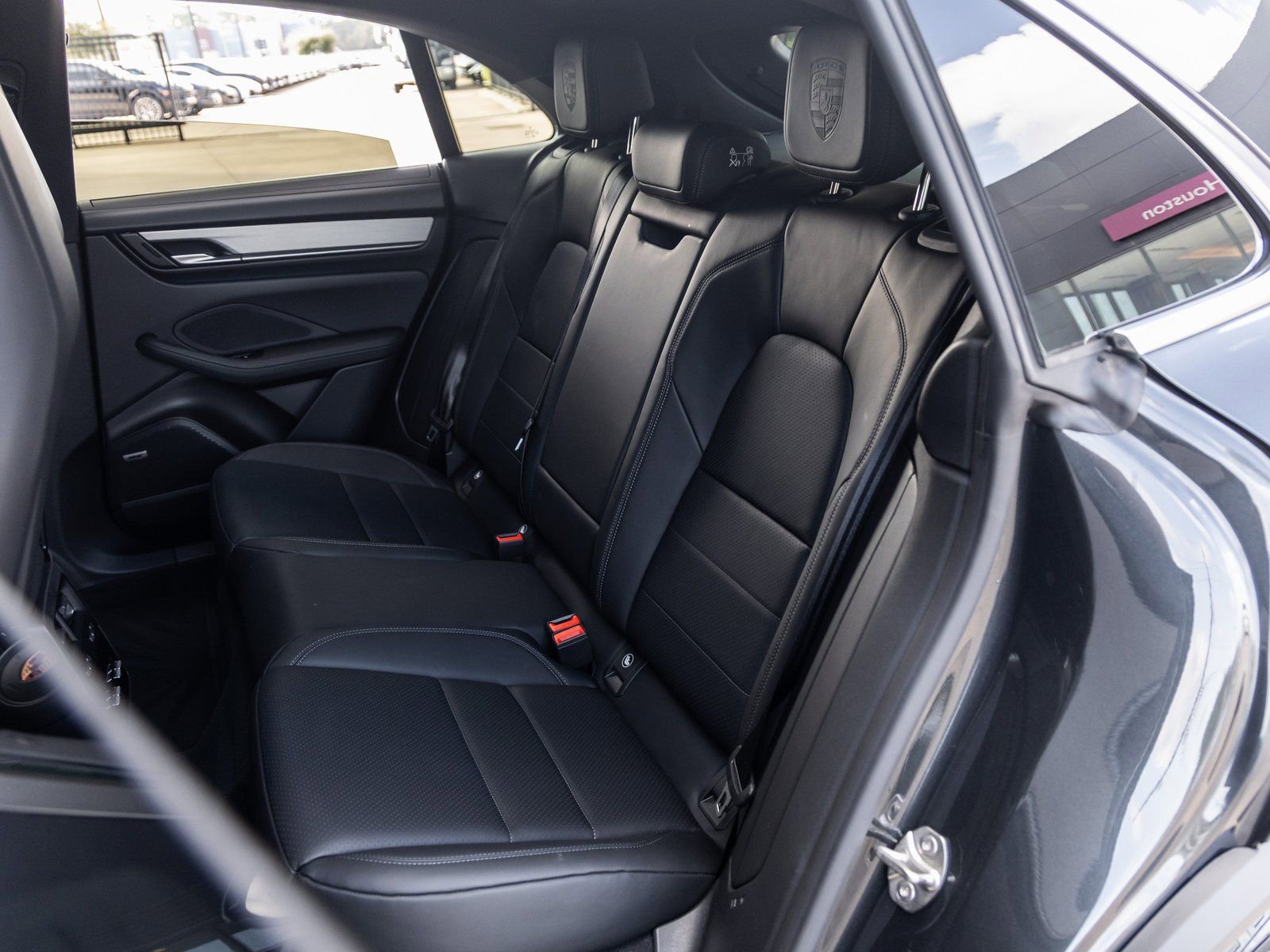 New 2025 Porsche Macan 4S Electric image 36