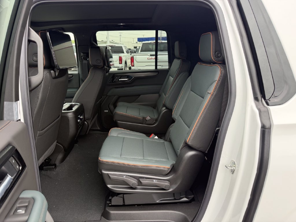 New 2026 GMC Yukon XL AT4 w/ AT4 Premium Plus Package AWD/4WD image 24