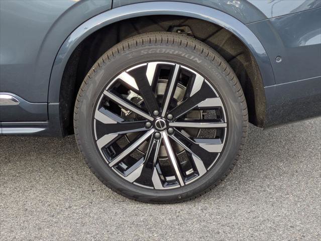 New 2026 Volvo XC90 B5 Plus w/ Protection Package image 6