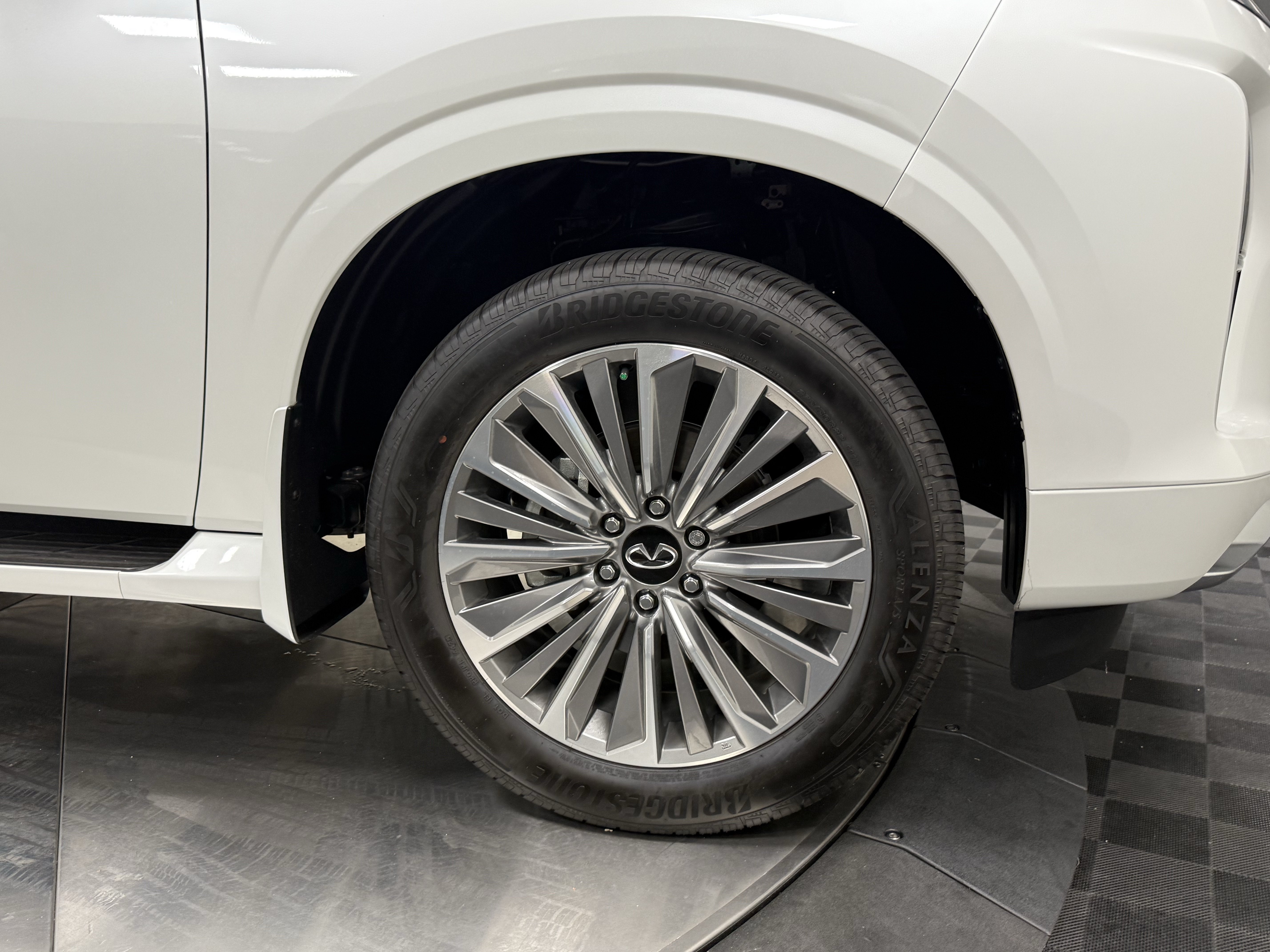 Certified 2026 INFINITI QX80 Luxe w/ Cargo Package RWD image 9