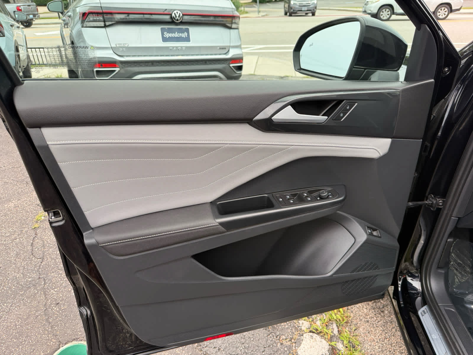 Certified 2024 Volkswagen Taos SEL AWD/4WD image 17