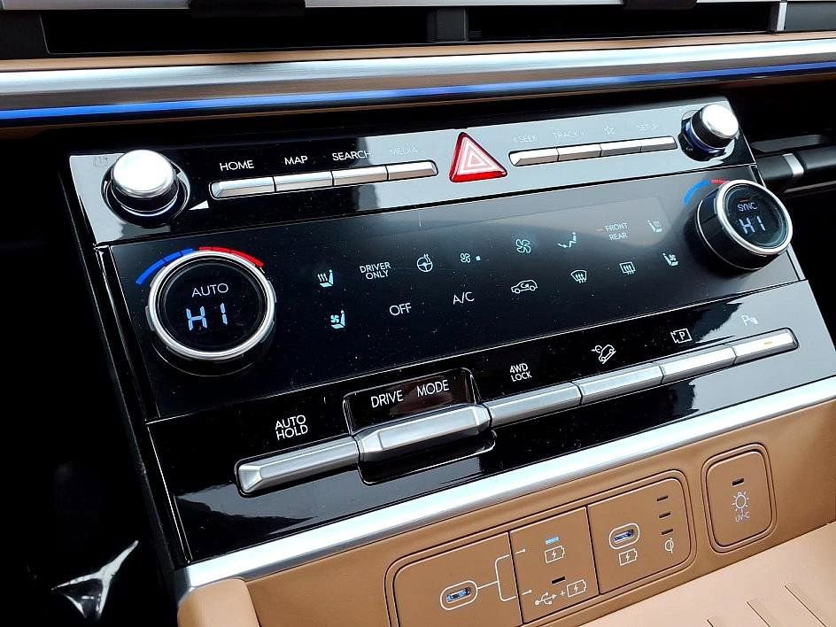 Used 2024 Hyundai Santa Fe Limited image 27