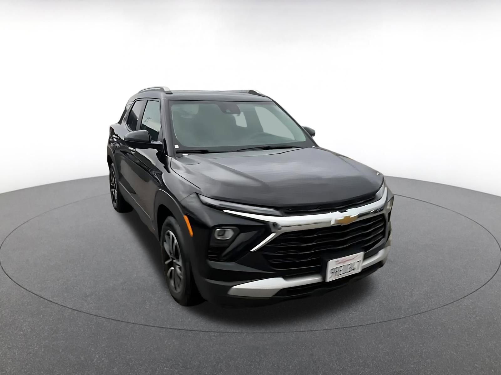 Used 2025 Chevrolet TrailBlazer LT image 3