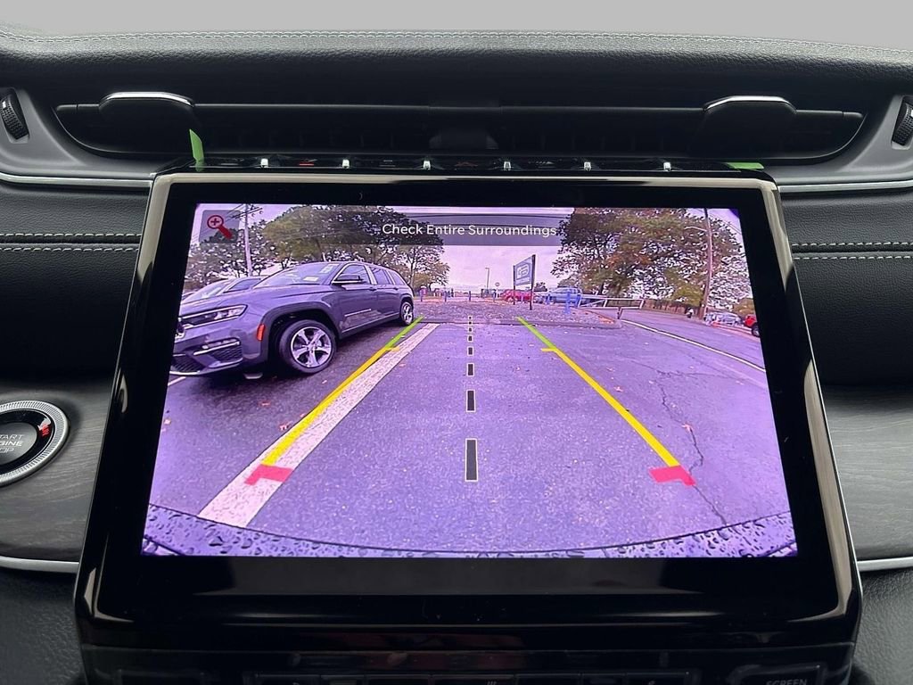 New 2025 Jeep Grand Cherokee Limited w/ Black Appearance Package image 13