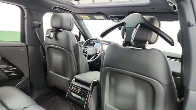 Used 2025 Land Rover Range Rover Sport SE image 28