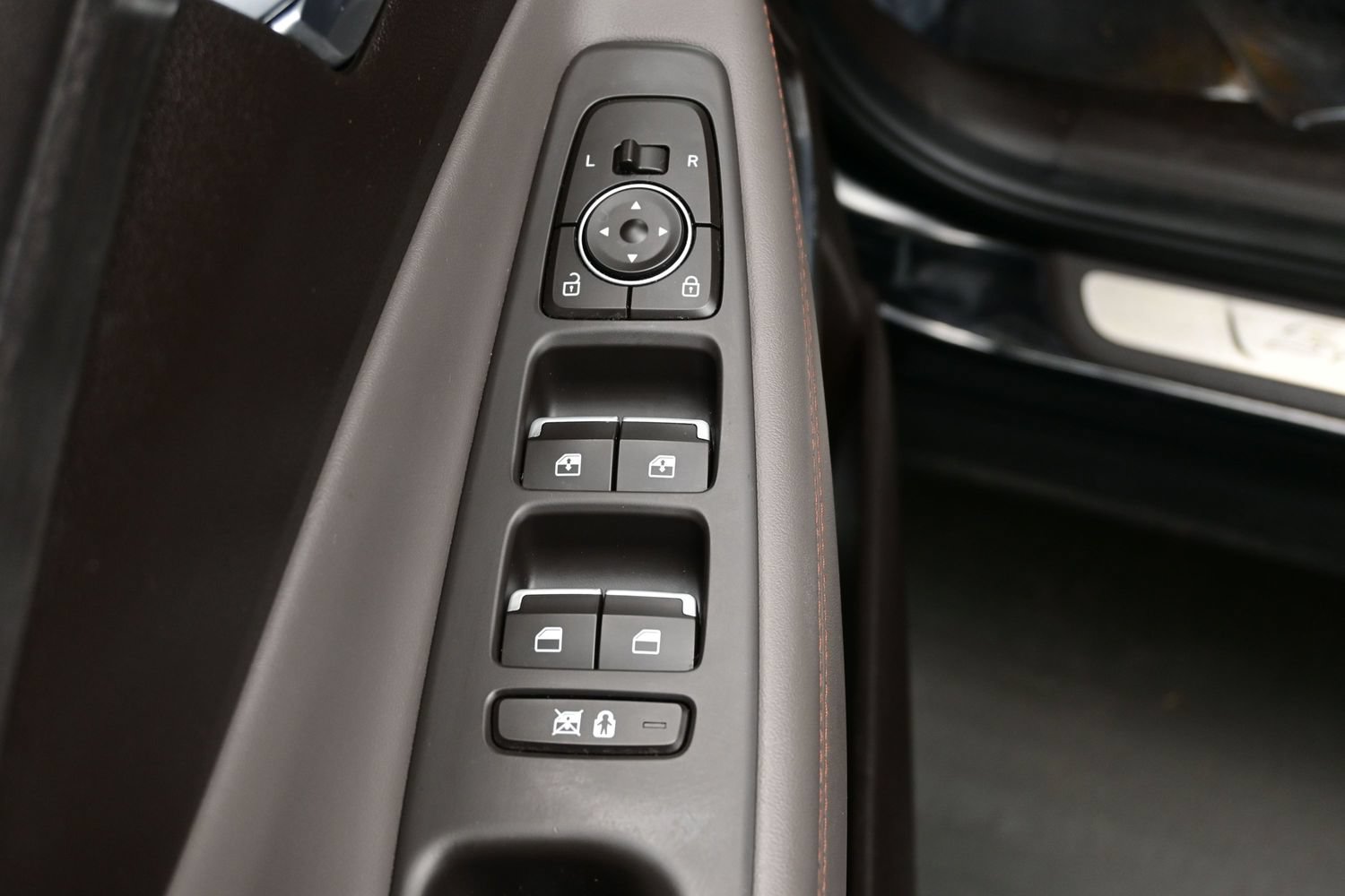 Used 2020 Hyundai Santa Fe Limited FWD image 10