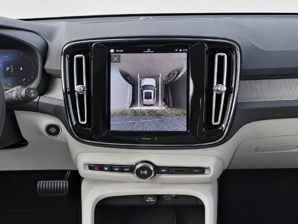 Certified 2023 Volvo XC40 B4 Ultimate w/ Protection Package Premier FWD image 16