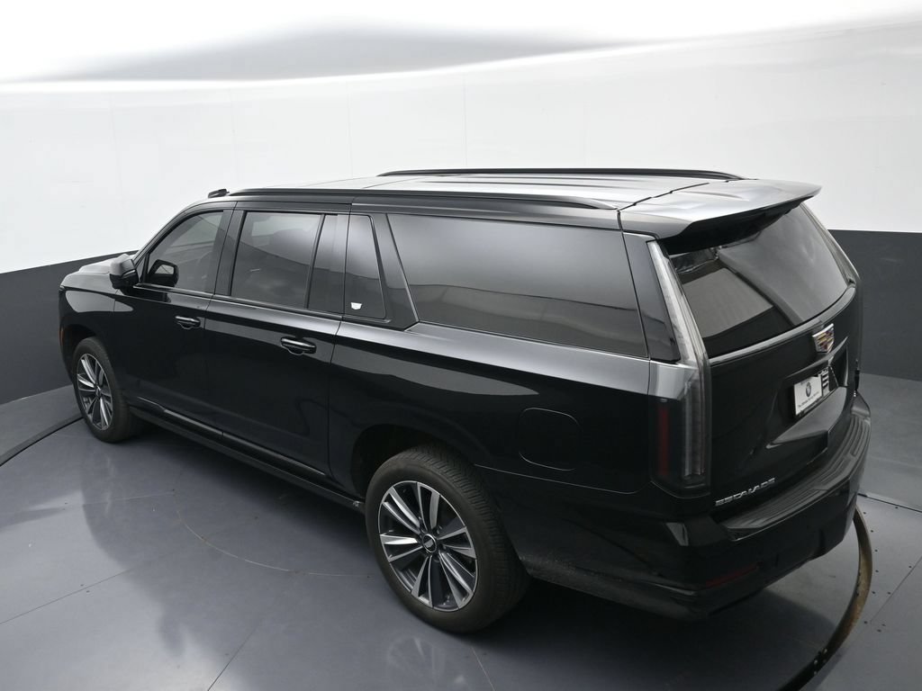 Used 2025 Cadillac Escalade ESV Sport w/ Touring Package AWD/4WD image 34