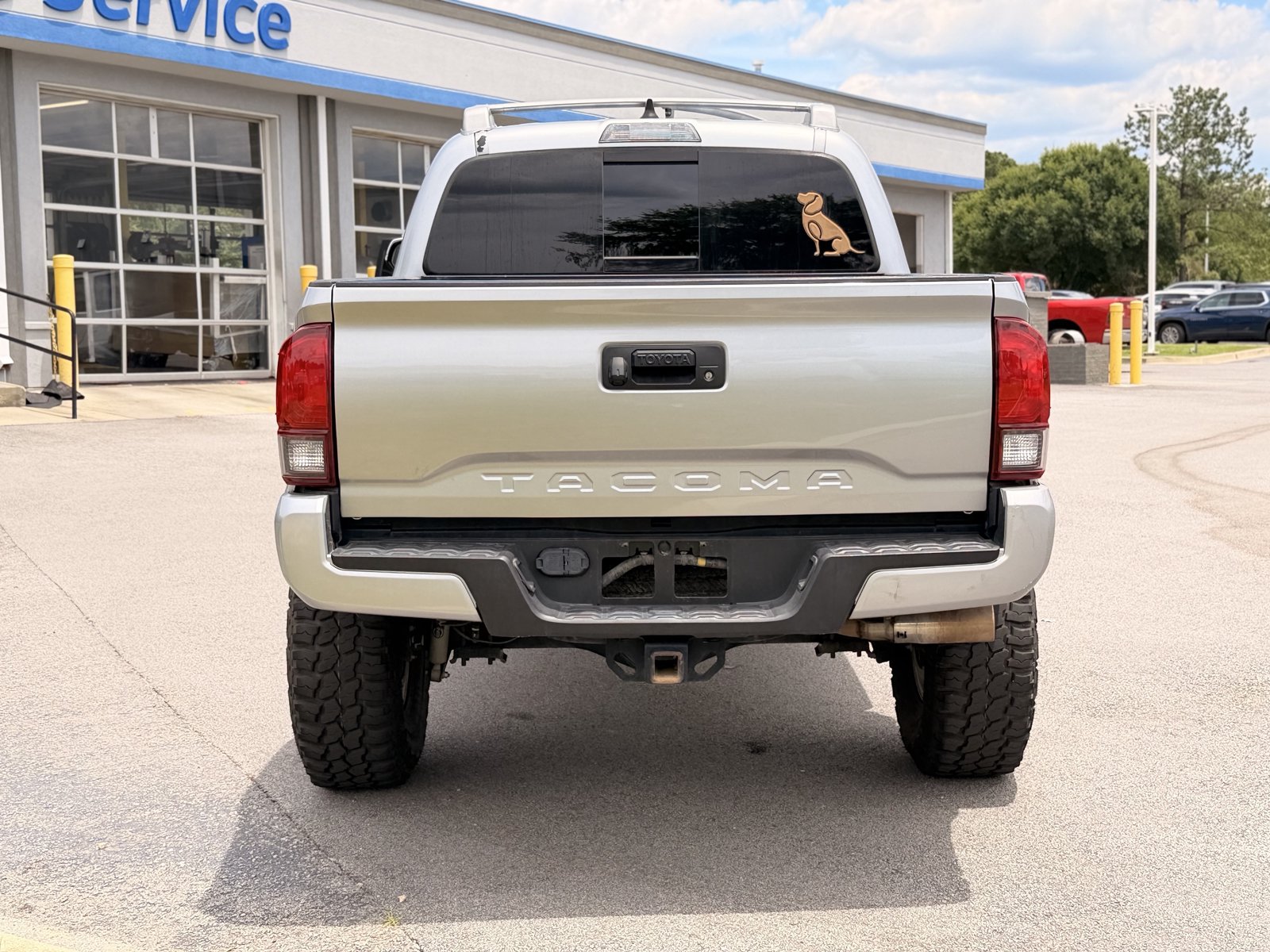 Used 2022 Toyota Tacoma SR5 w/ Technology Package RWD image 19