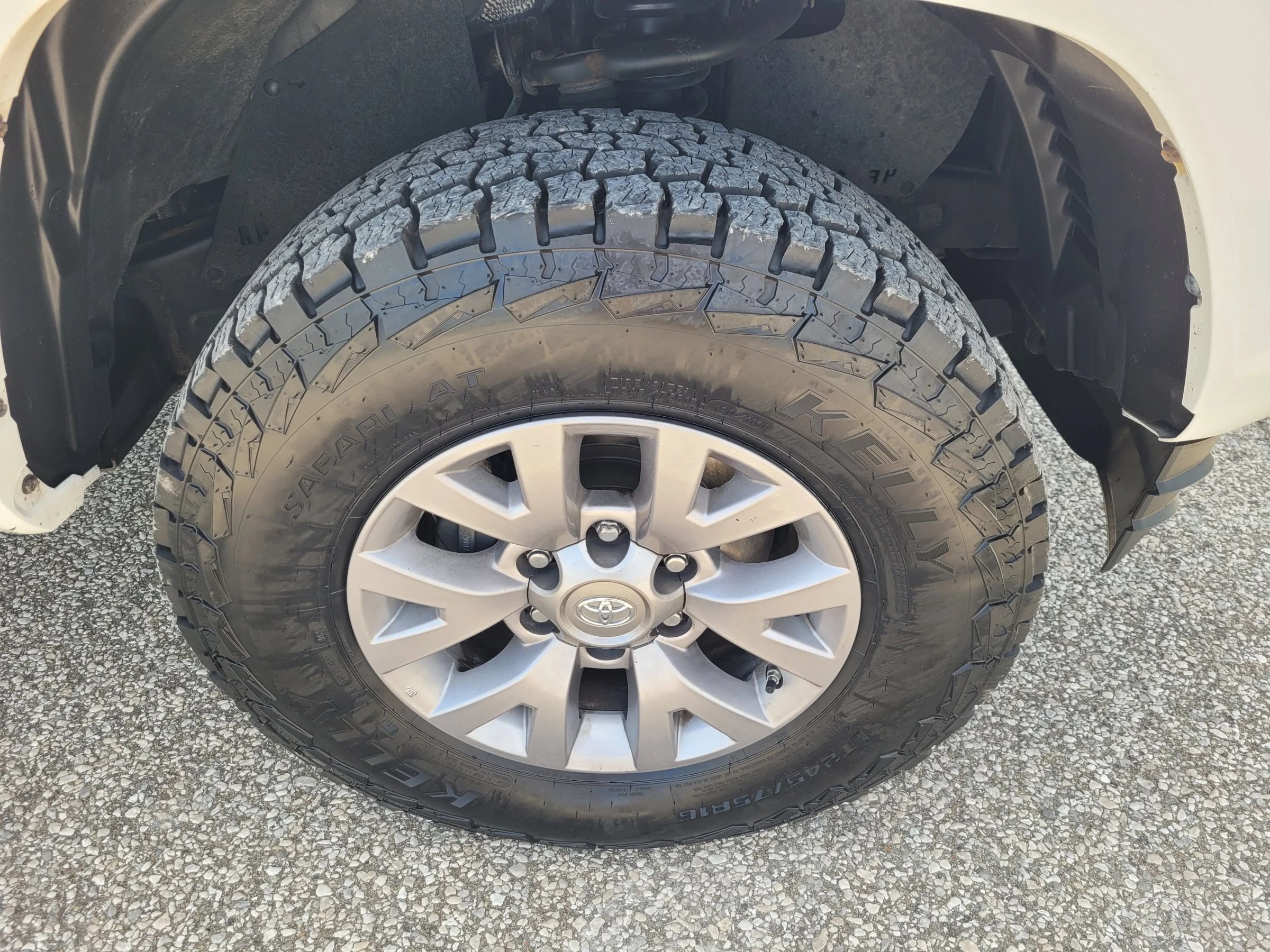 Used 2019 Toyota Tacoma SR5 AWD/4WD image 10