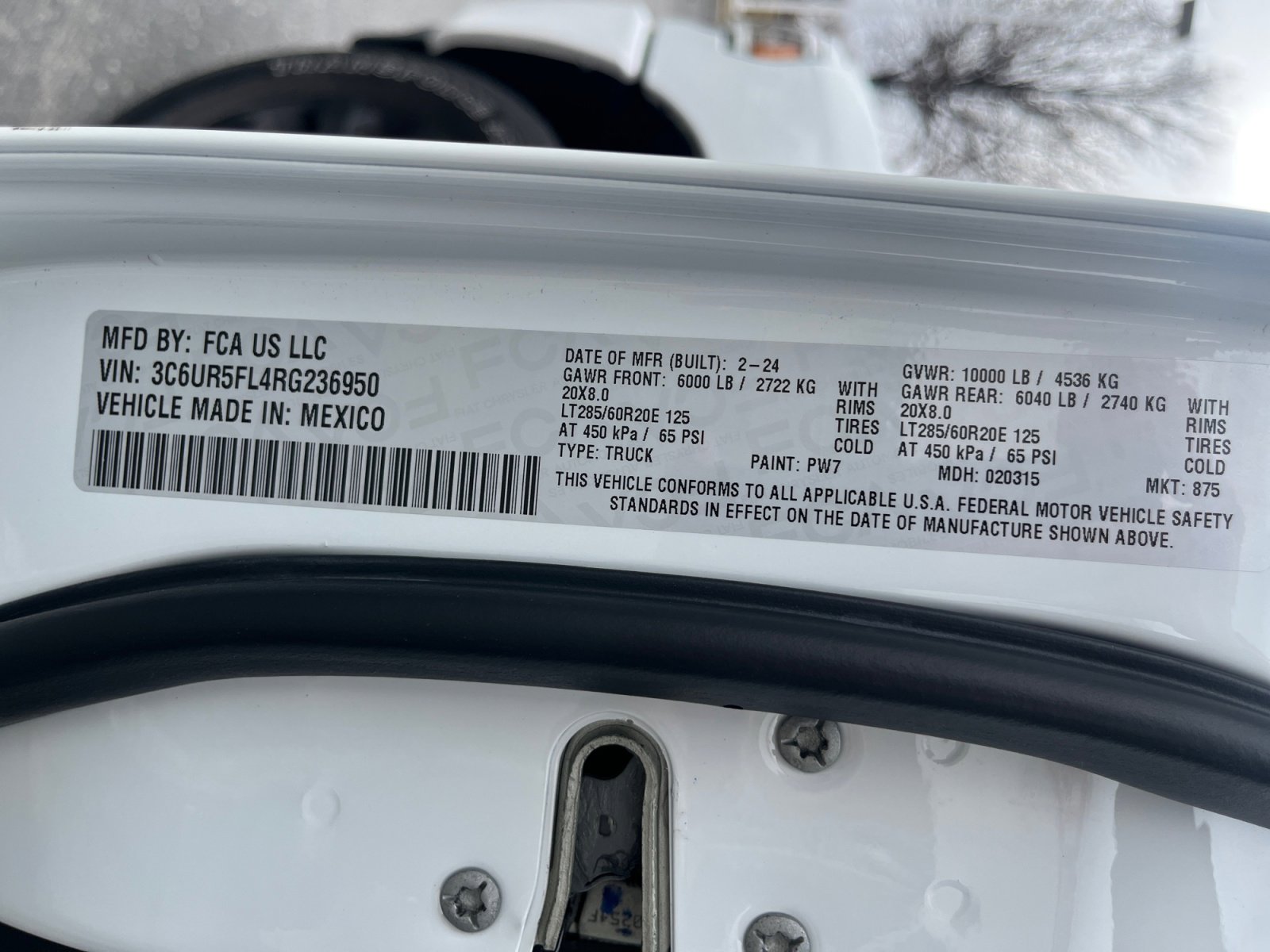 Used 2024 RAM 2500 Laramie w/ Night Edition image 32