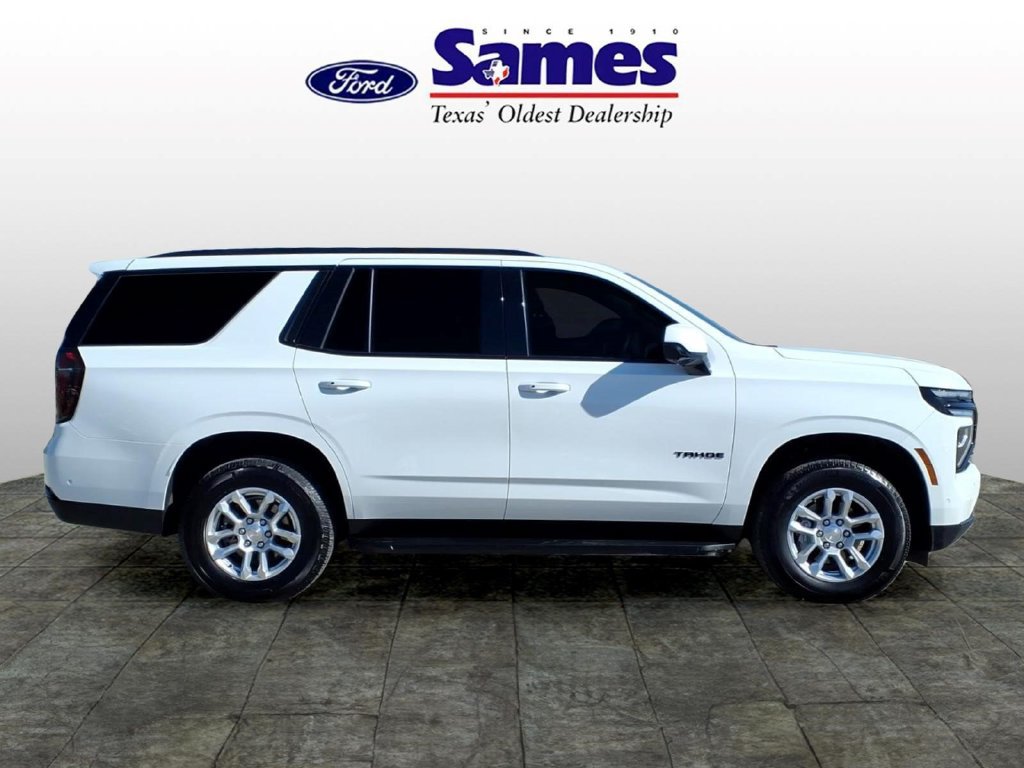 Used 2025 Chevrolet Tahoe LT AWD/4WD image 2
