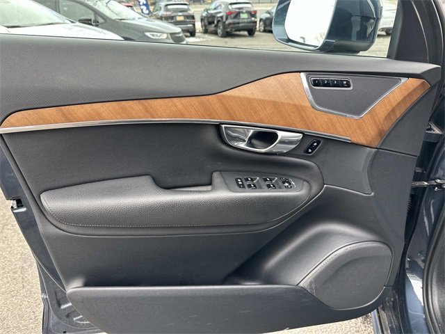 Used 2022 Volvo XC90 T6 Momentum image 21