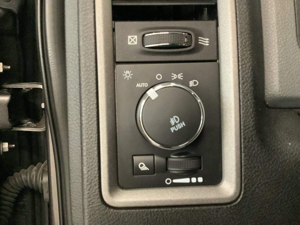 Used 2015 RAM 1500 Express AWD/4WD image 11