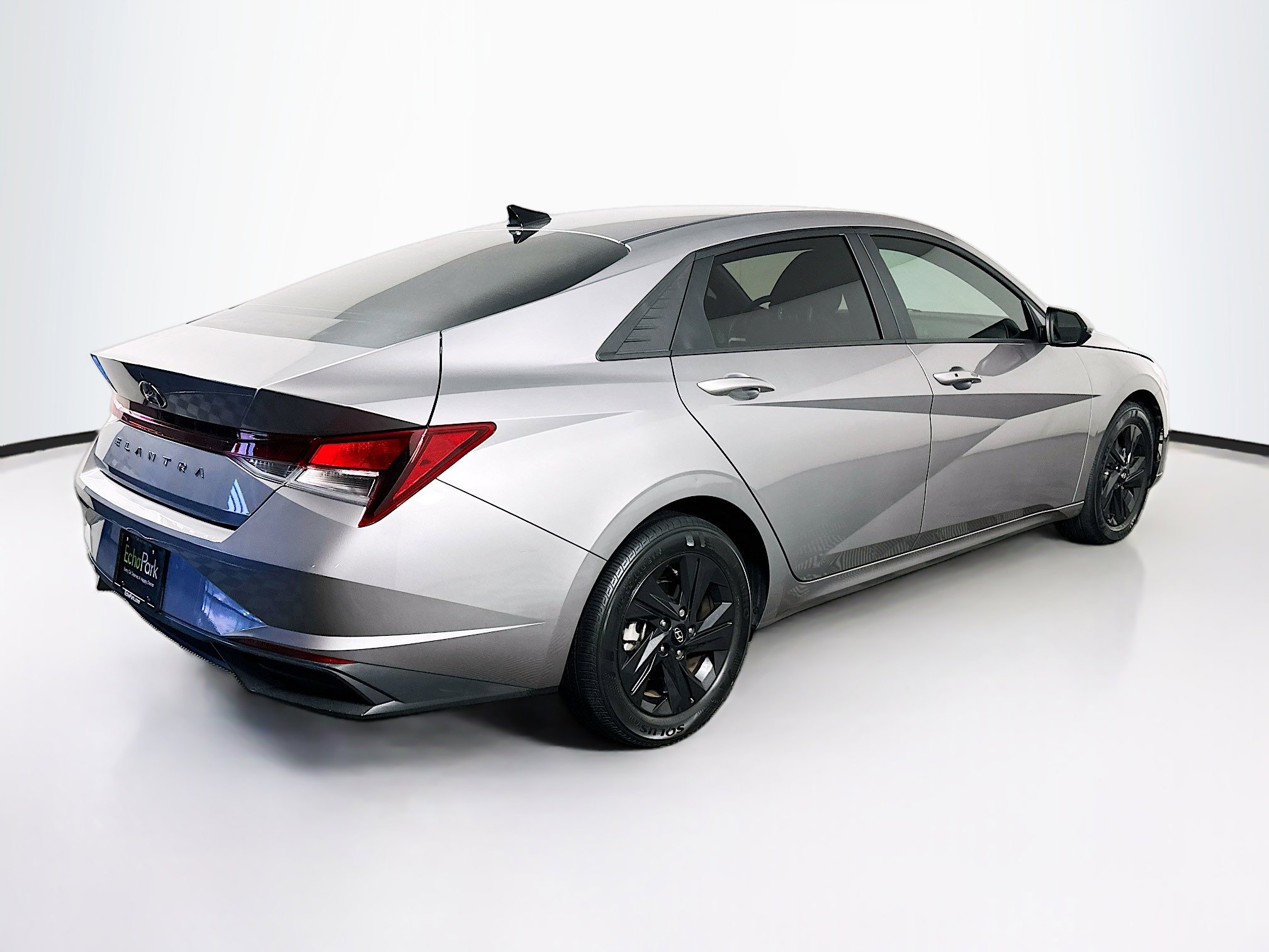 Used 2022 Hyundai Elantra SEL FWD image 9