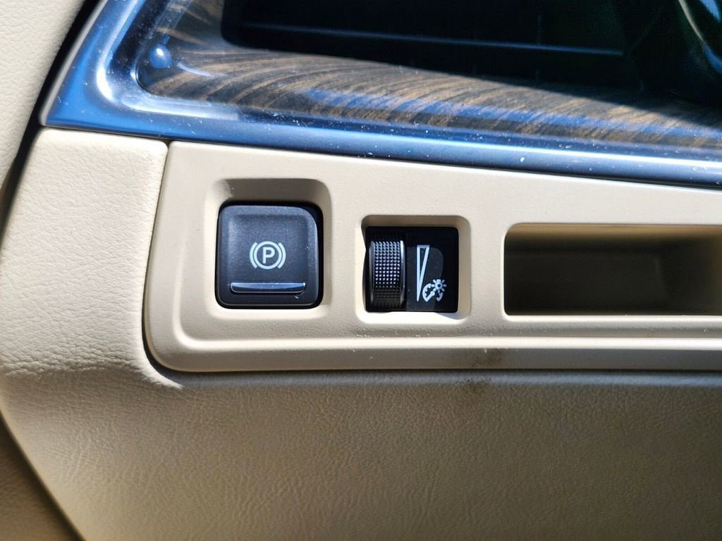 Used 2019 Cadillac XT5 FWD image 21