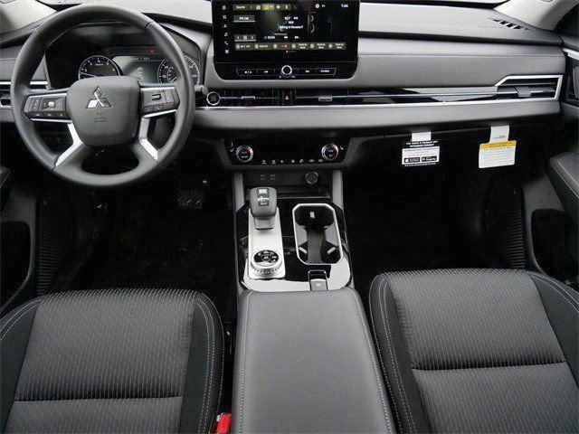 New 2026 Mitsubishi Outlander ES image 7