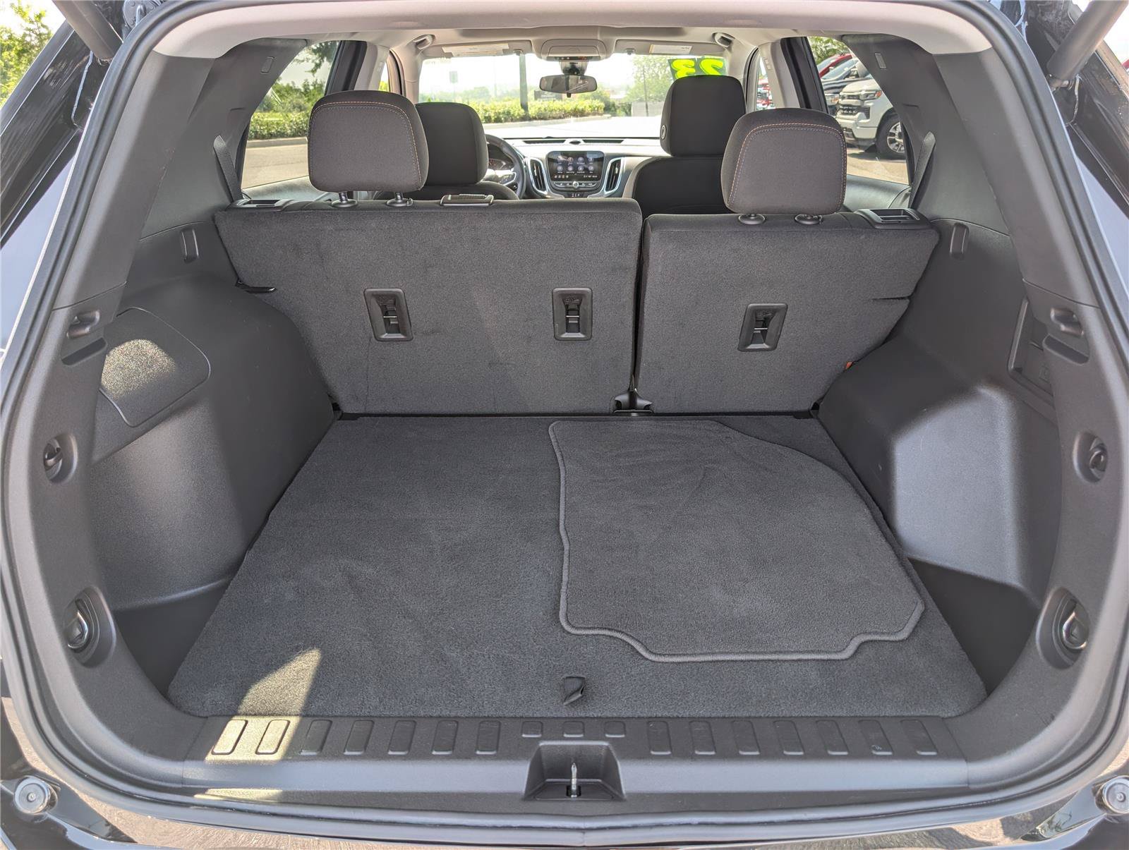 Used 2023 Chevrolet Equinox LT AWD/4WD image 13