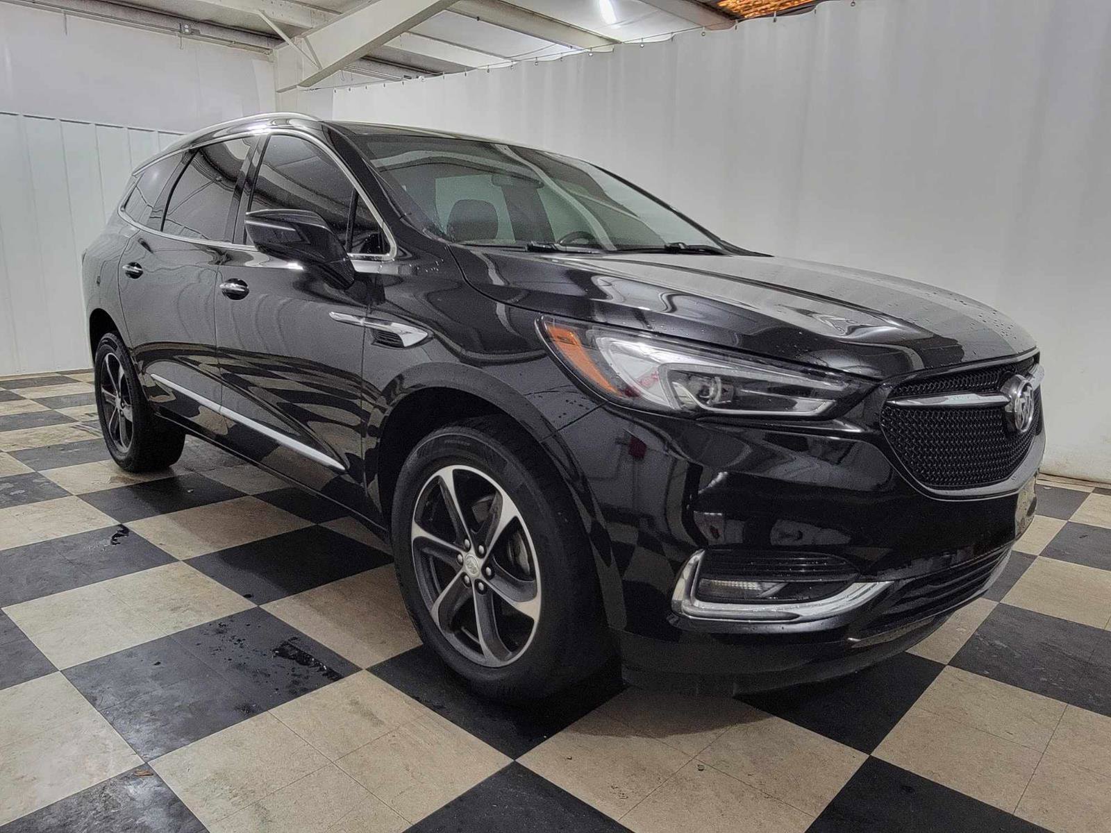 Used 2020 Buick Enclave Essence w/ Sport Touring Edition image 4