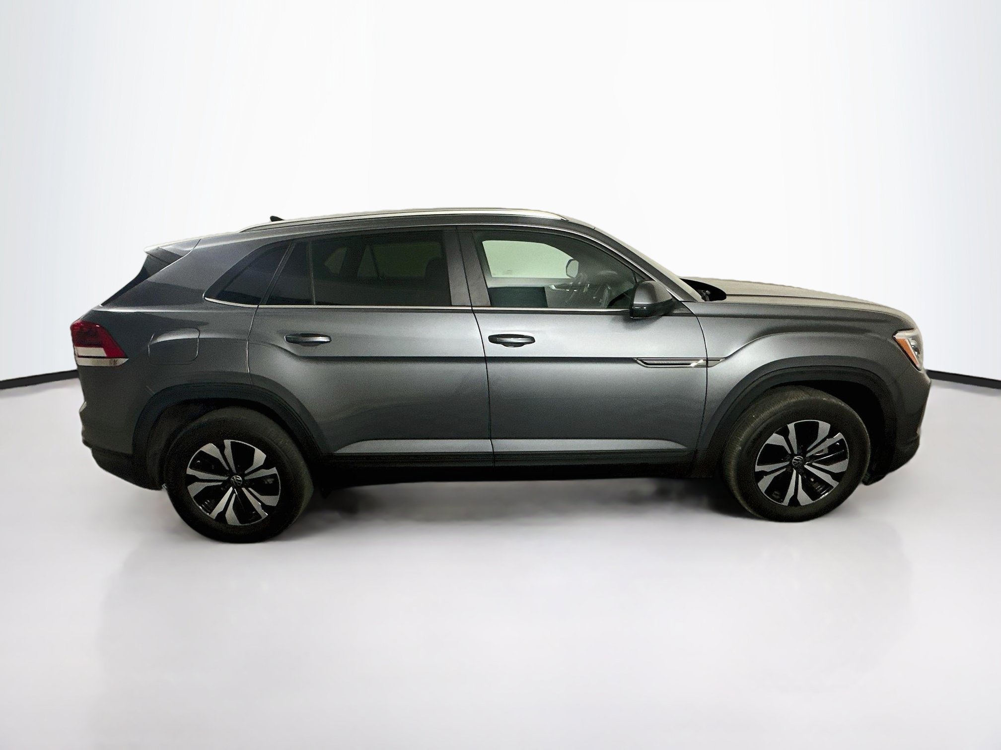 Used 2024 Volkswagen Atlas Cross Sport SE FWD image 10